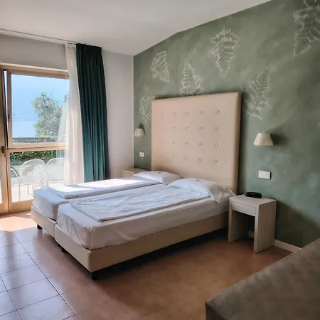 Hotel Astor Limone sul Garda Exterior photo